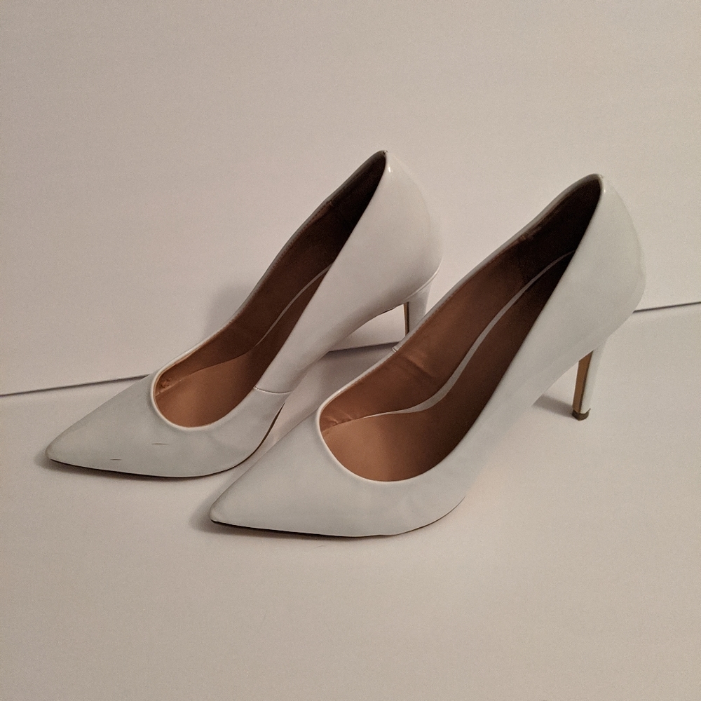 White Pointed Pumps